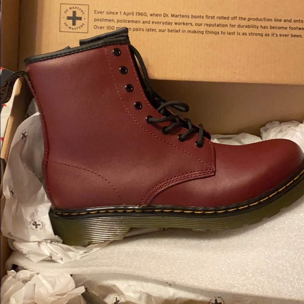 1460 cherry red dr martens